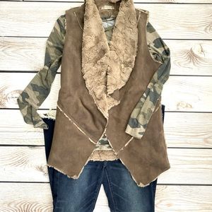 Altar’d State fur lined vest